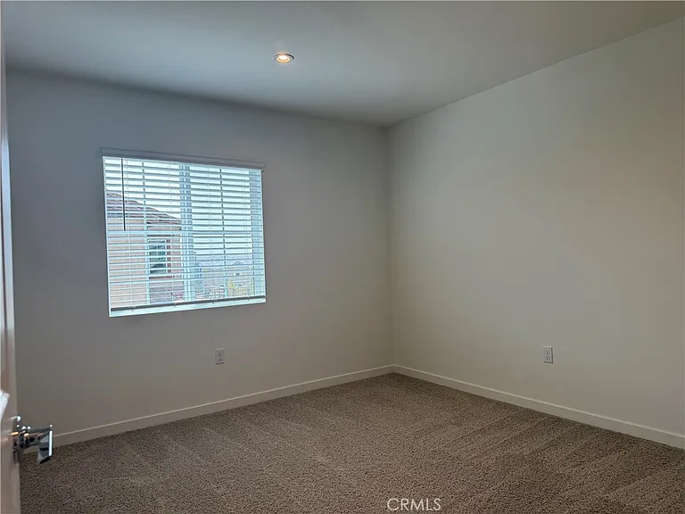 6331 Sierra Vista Ln — Photo 12