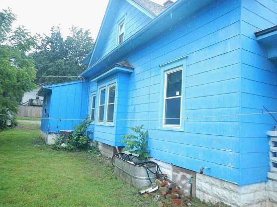 4th image of 3713 Metropolitan Ave