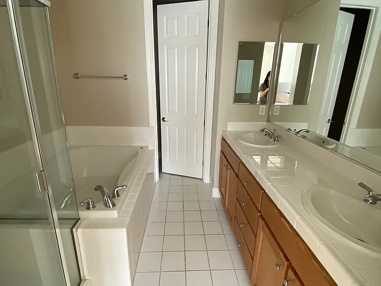 150 Holly Ter — Photo 15