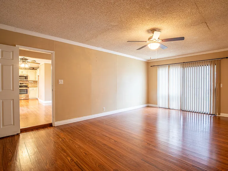 1714 Elena Dr — Photo 17