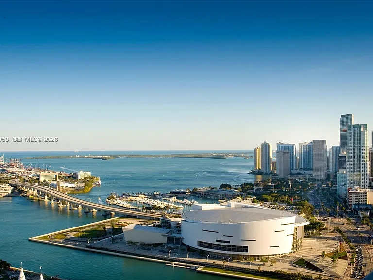 1100 Biscayne Blvd #5203 — Photo 39