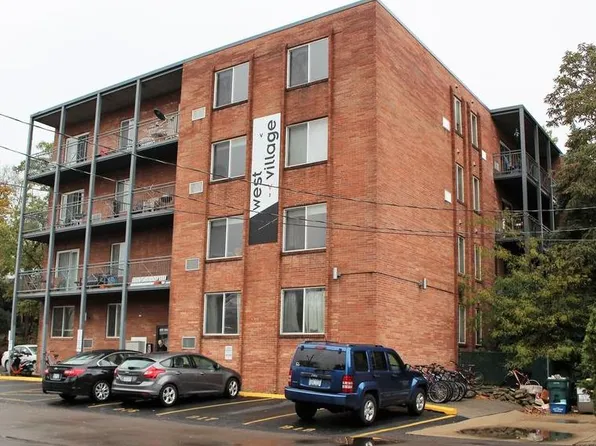 400 Hillside Ct APT 100, East Lansing, MI 48823