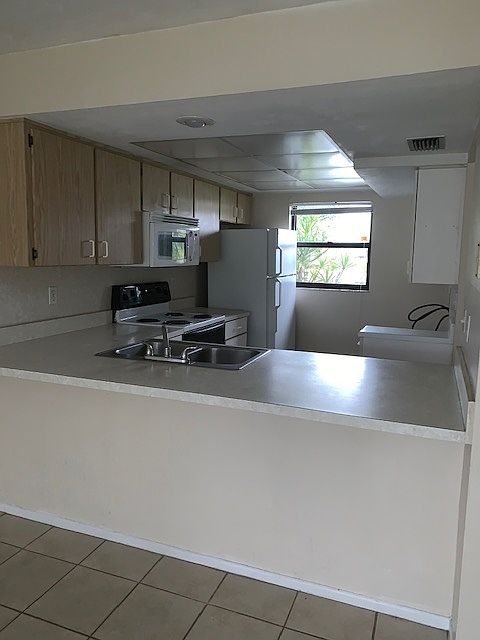 1st image of 4111 SW 7th Pl