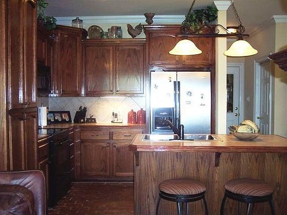 4th image of 16094 Kirtley Ave