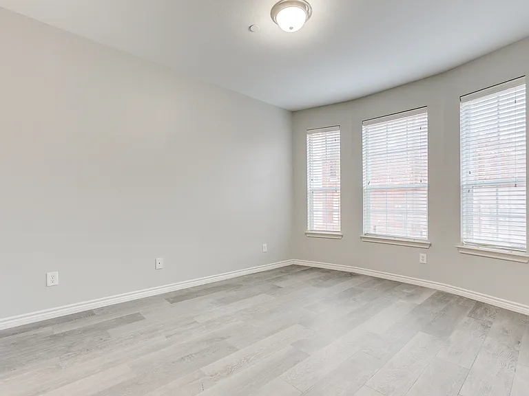 15819 Breedlove Pl #115 — Photo 3