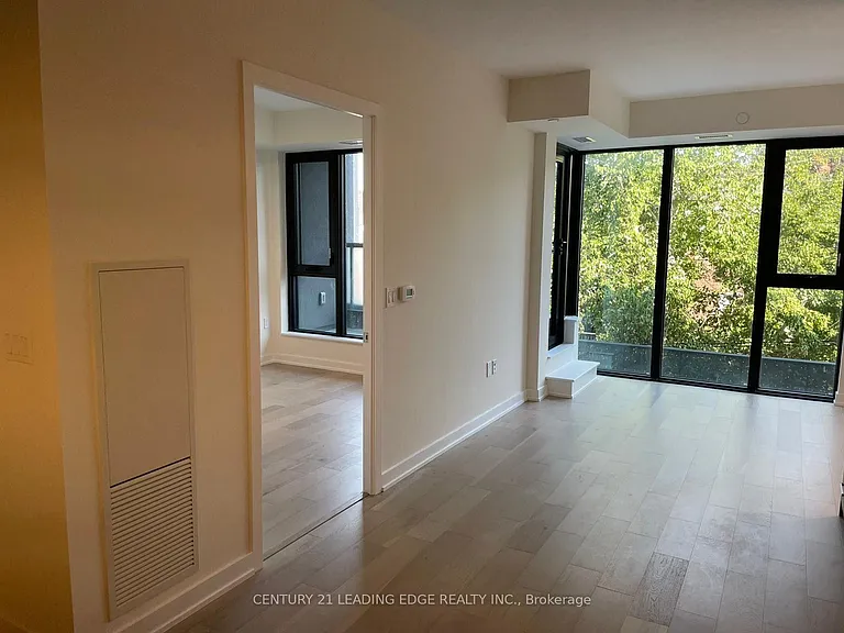 840 Saint Clair Ave W #401 — Photo 8