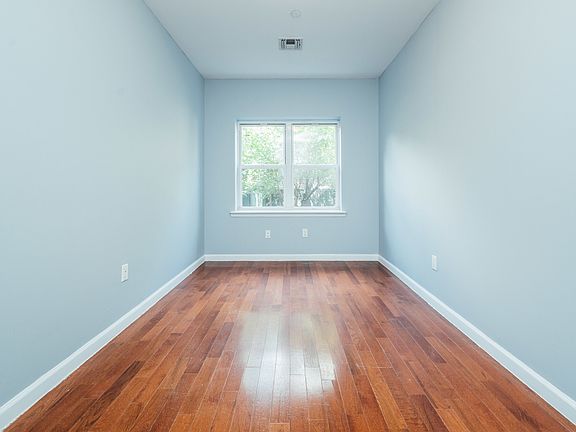2nd image of 263 Evergreen Ave #1R