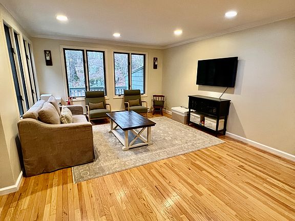 2nd image of 473 Evergreen Road