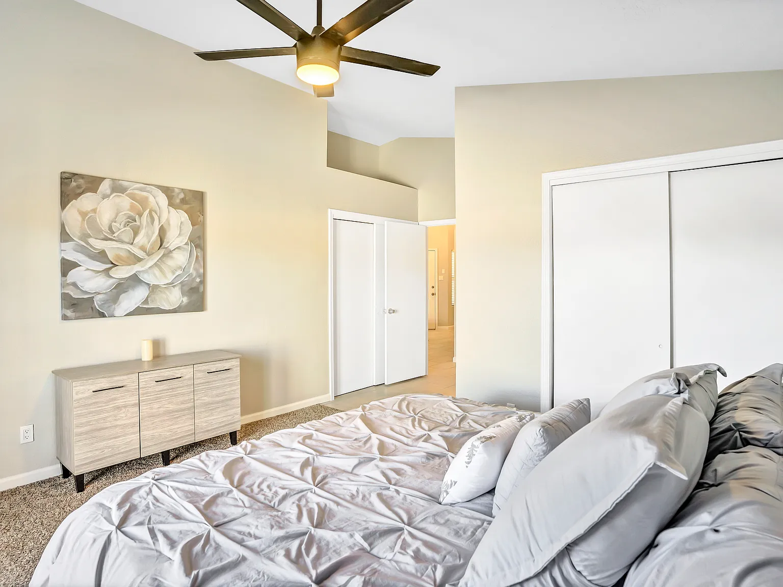 3 bed, 2.0 bath, 1407 sqft, $2,500 — Photo 2