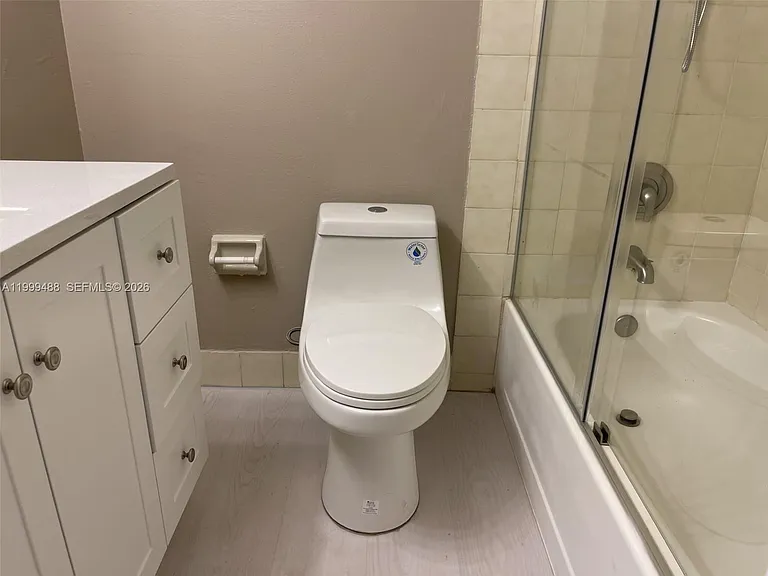 1250 Lincoln Rd #306 — Photo 9