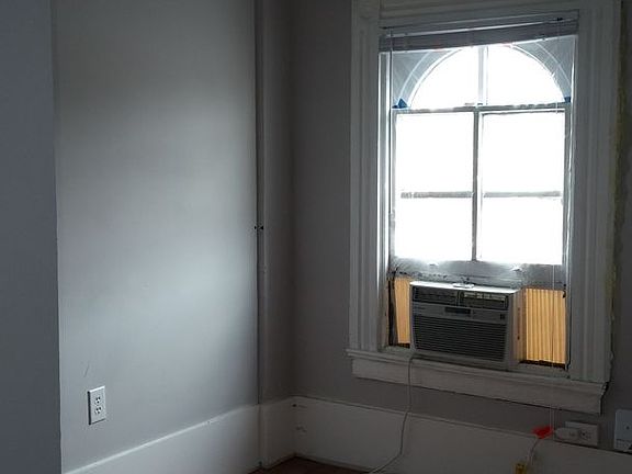 5th image of 511 N Harrison St #8