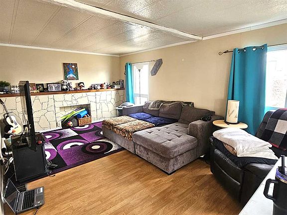 4th image of 211 1st Ave E