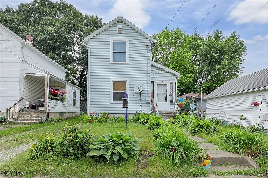 1029 Columbus Ave photo 1