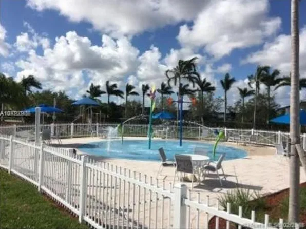 2630 NE 3rd Dr, Homestead, FL