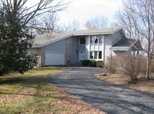 4487 E Fox Bluff Ln, Springfield, MO 65809