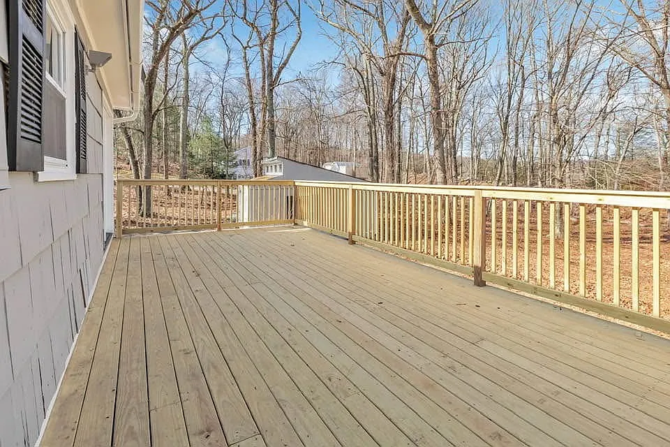 4 bed, 2400 sqft, $3,800 — Photo 2