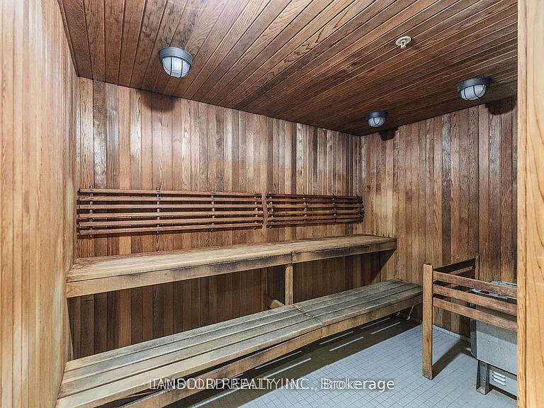 5 Mabelle Ave #Penthouse 33 — Photo 20