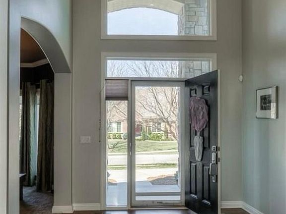 3rd image of 17657 Bay Wood Dr