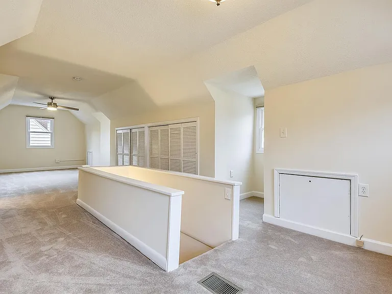 210 E Hamilton Ave — Photo 37