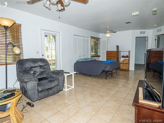 5th image of 1611 SE Higdon Ct
