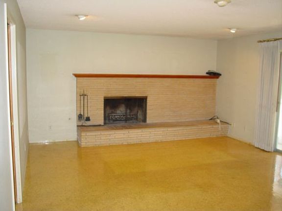 5th image of 518 Erin Dr