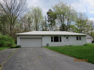 1655 Roger Ave, Benton Harbor, MI 49022