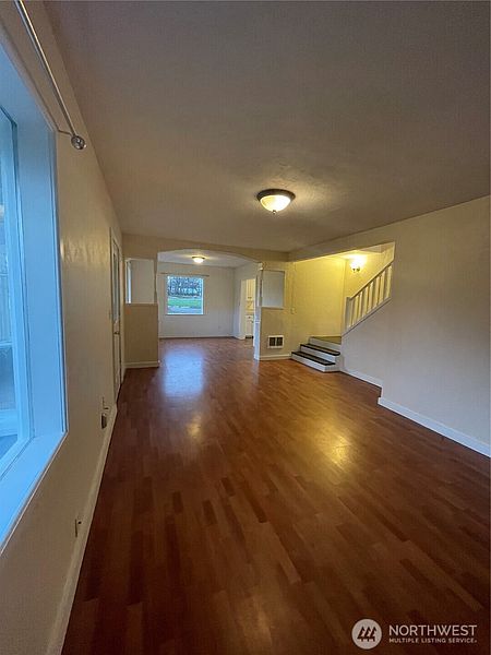 5th image of 1344 Axford Street