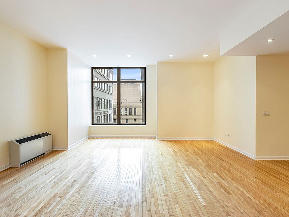 1st image of 252 7th Ave APT 12A