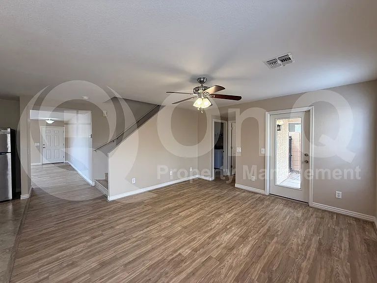422 W Redwood Dr — Photo 5