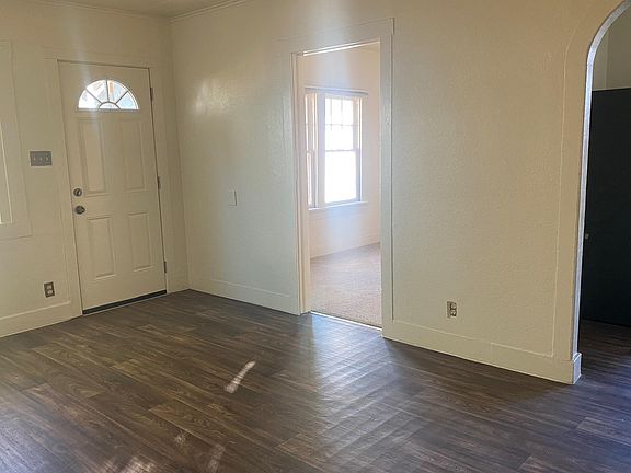 5th image of 1637 1/2 C St