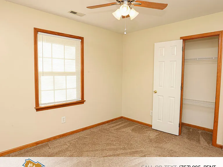938 Churchill Ln — Photo 29