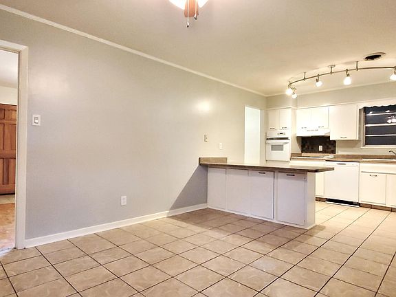 3rd image of 6249 Tennyson Dr