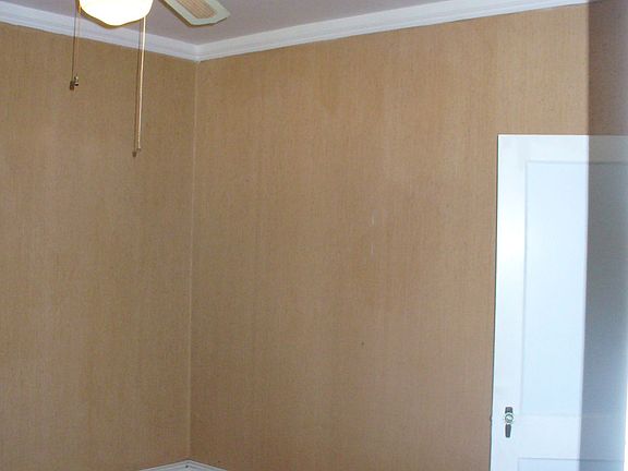 Den (note high ceilings)