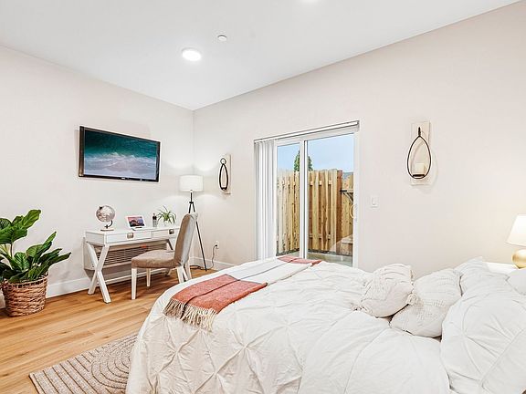 3rd image of 4381 NE Prescott St #103