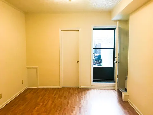 Rented by Showcase Realty | media 7