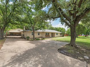 631 N Robinson Dr, Robinson, TX 76706