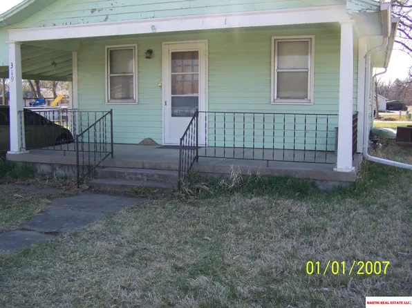 319 Penner St, Beatrice, NE 68310