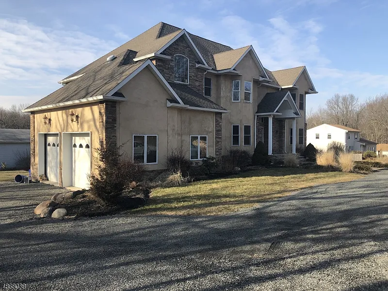 1070 S Beverwyck Rd photo 1