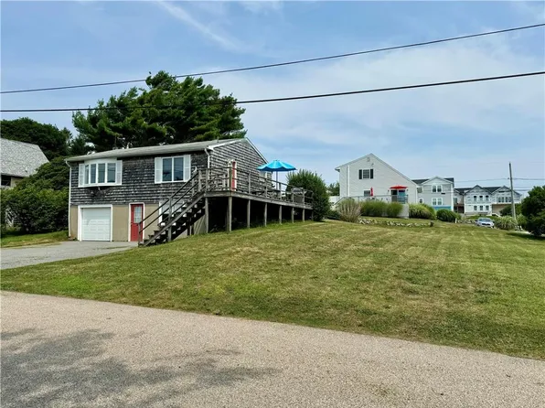 3 Bayberry Hill Rd, Narragansett, RI 02882