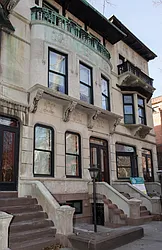 Rented by Dixon Advisory USA Inc.