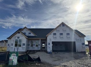1413 Lynn CIRCLE, Oconomowoc, WI 53066