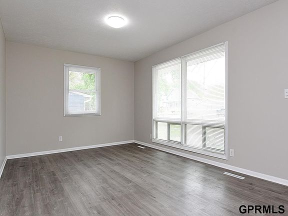 5th image of 2426 S 8th St