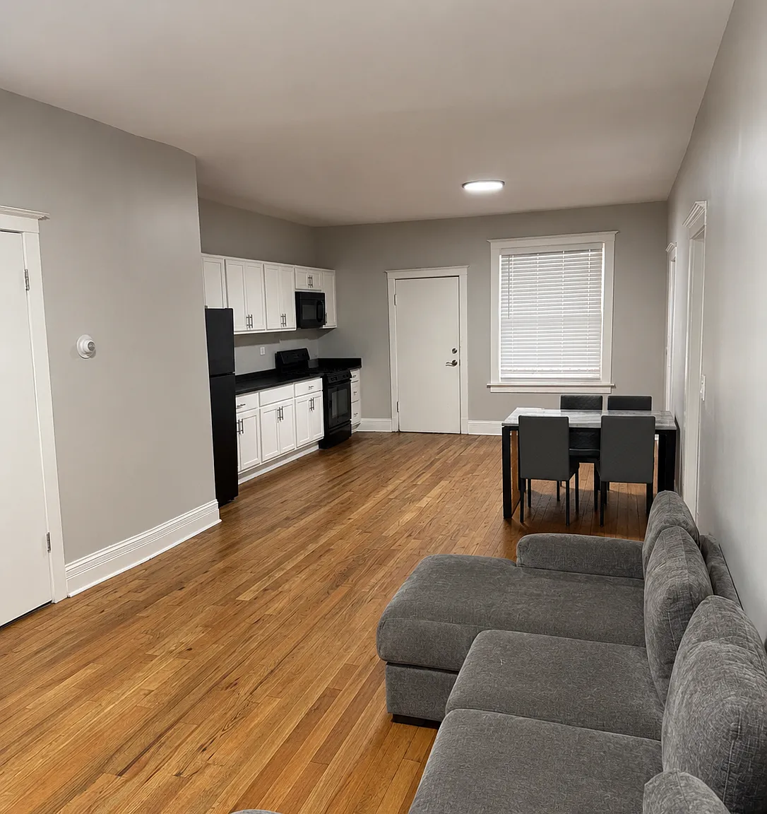 2 bed, 900 sqft, $1,500 — Photo 3