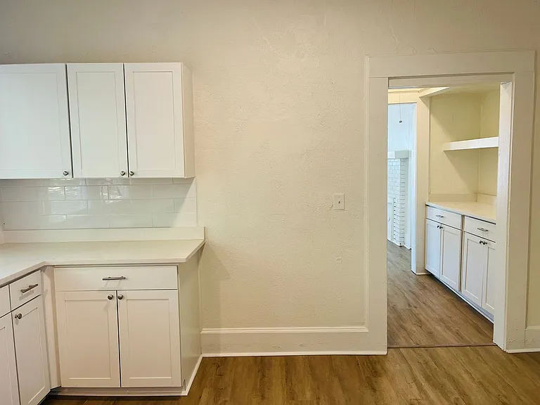 410 Alford St — Photo 9