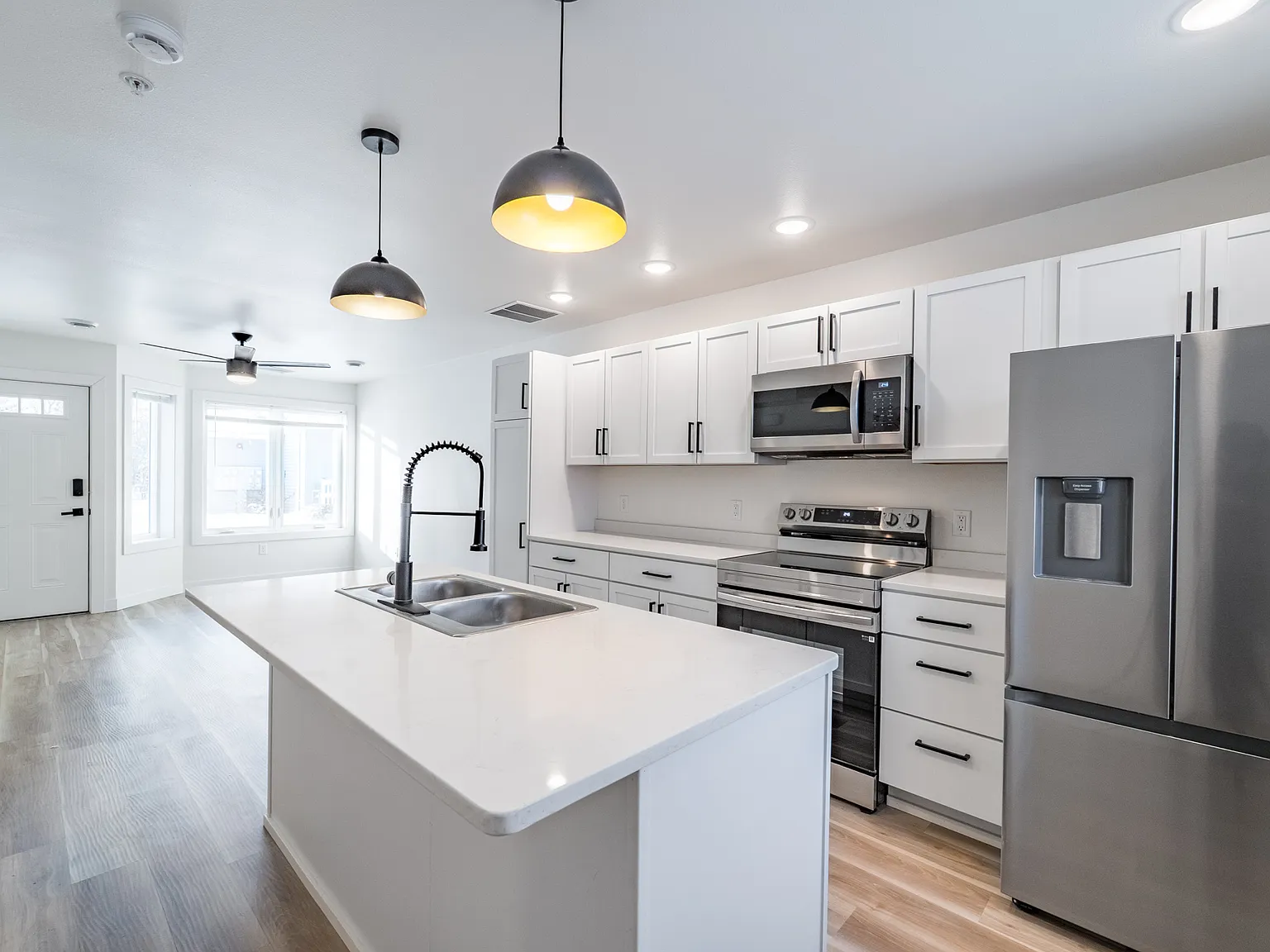 3 bed, $1,950 — Photo 4