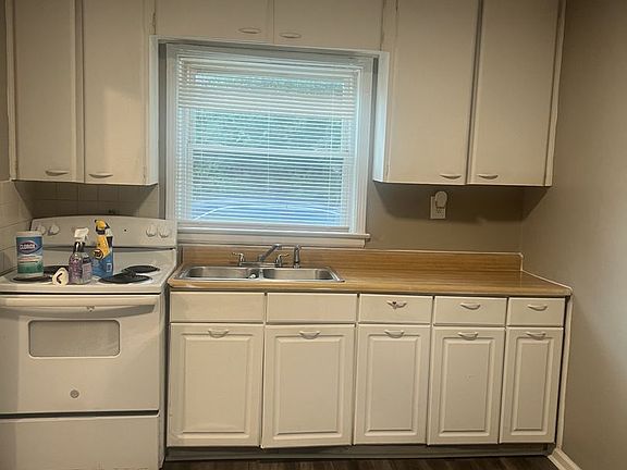 2nd image of 2213 Admiral Dr #2213