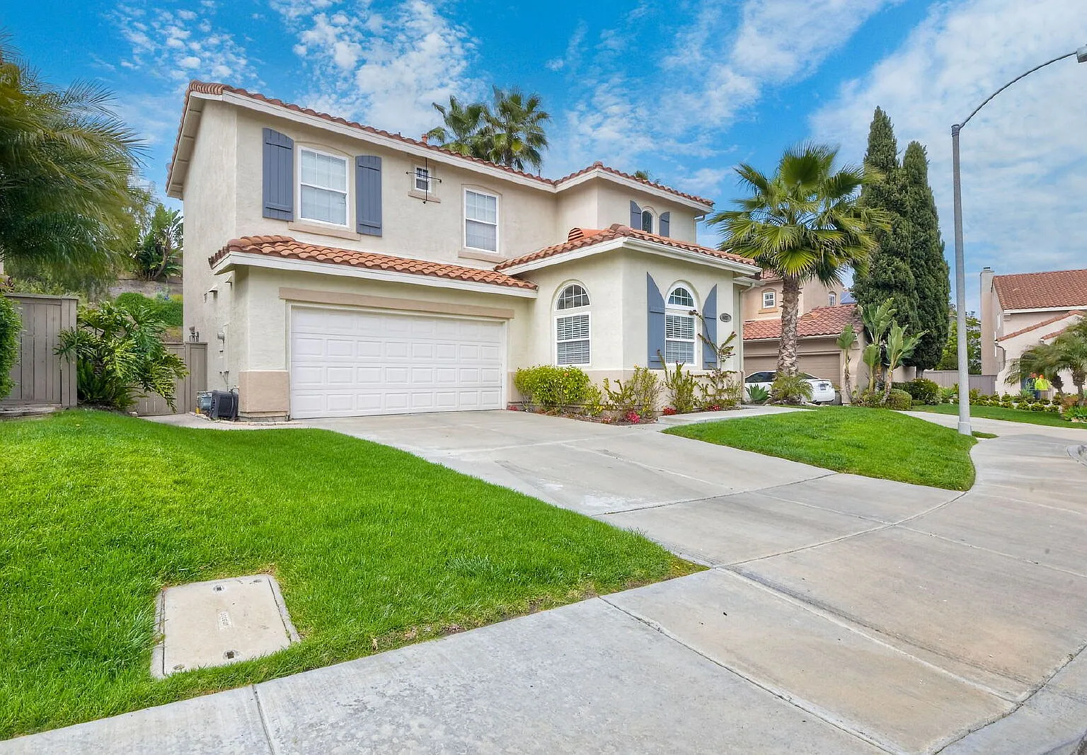 4 bed, 2.5 bath, 2113 sqft, $6,600 — Photo 3