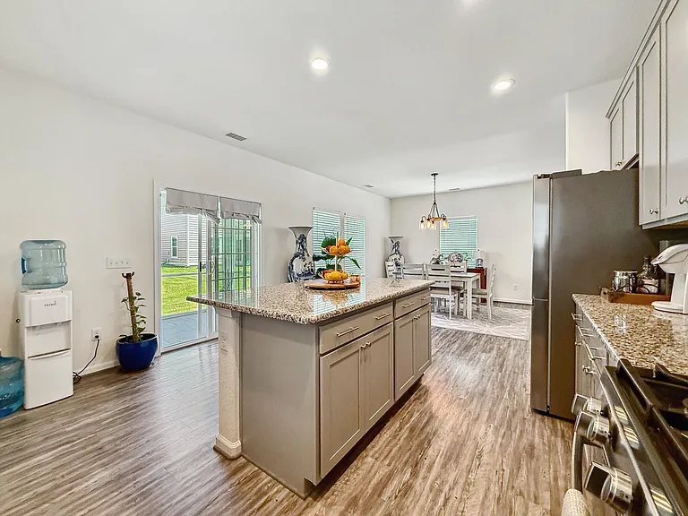 129 Corcoran Ln — Photo 34