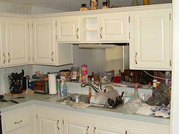 PLENTY OF CABINETS