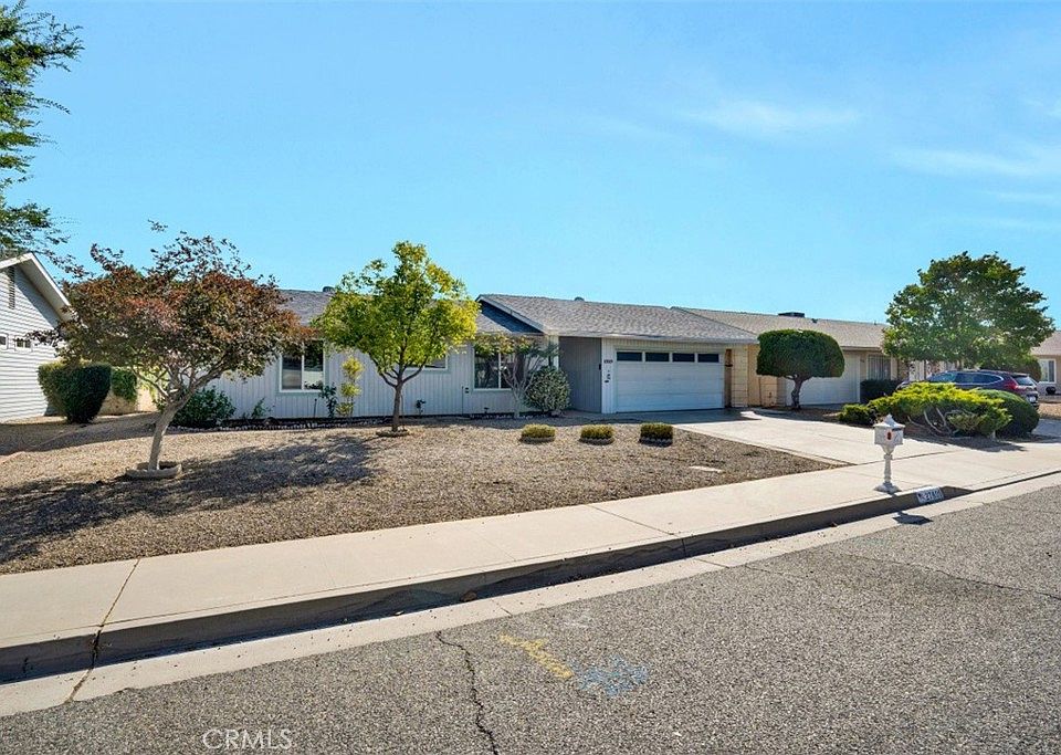 1st image of 27609 Grosse Point Dr